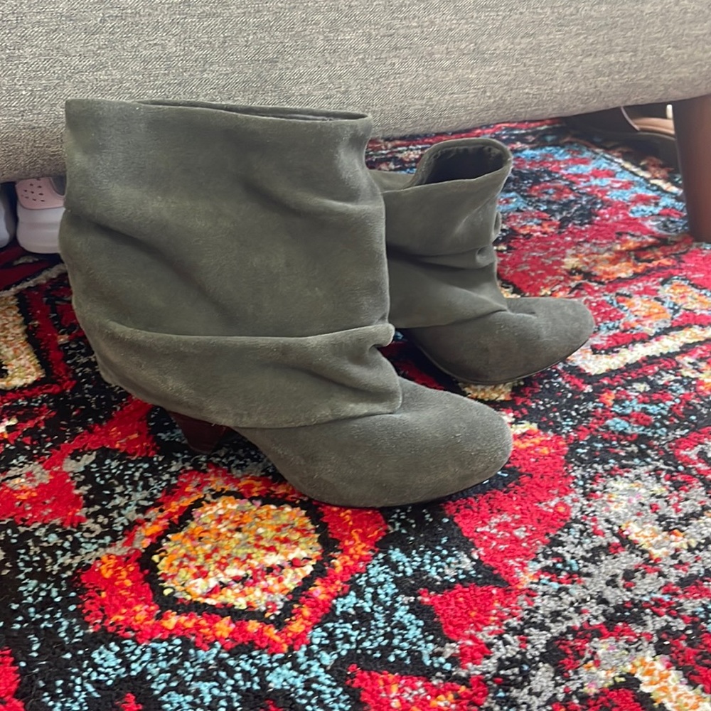 Steve Madden gray booties suede